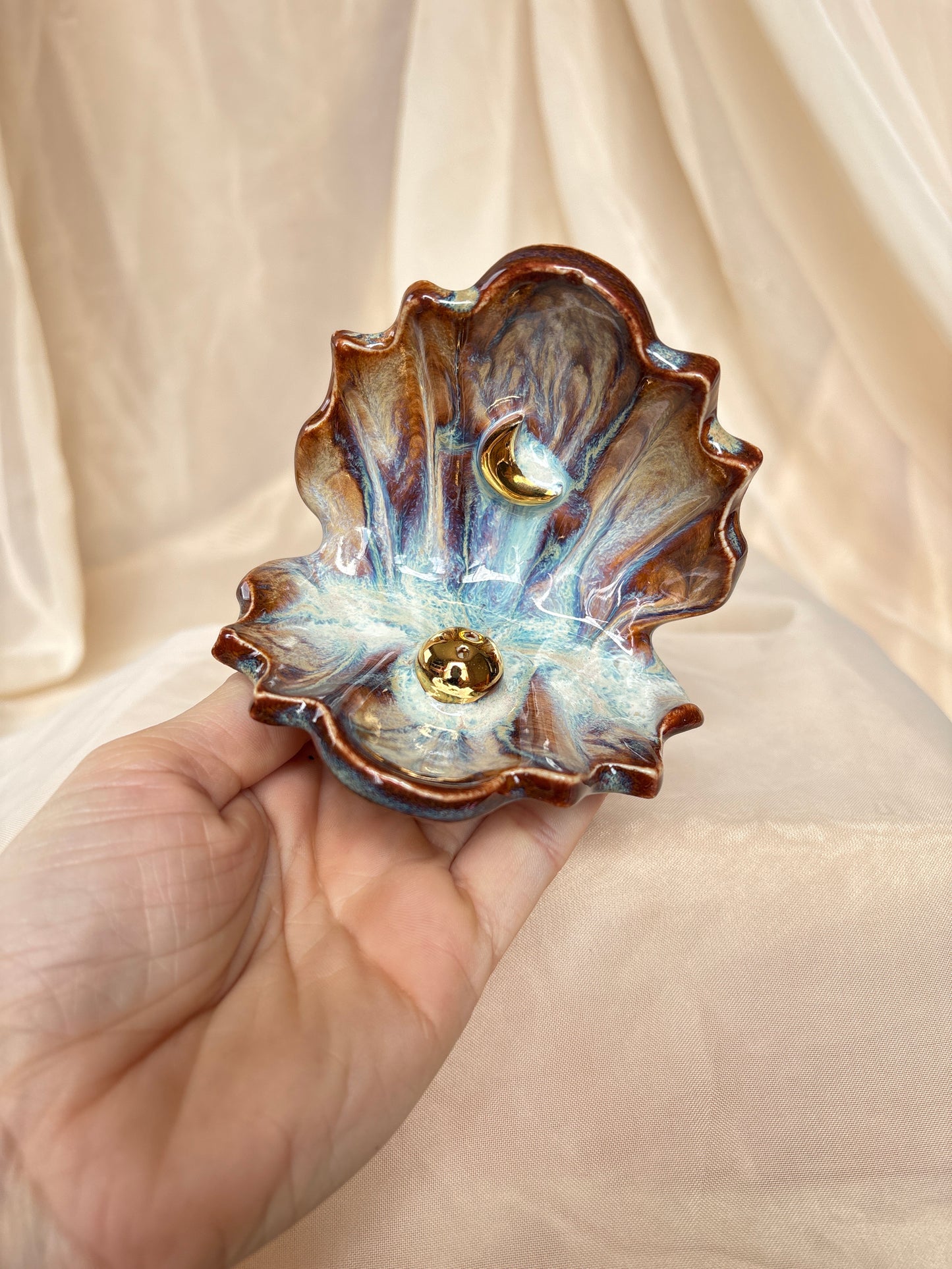 Pearl Incense Clam (2)