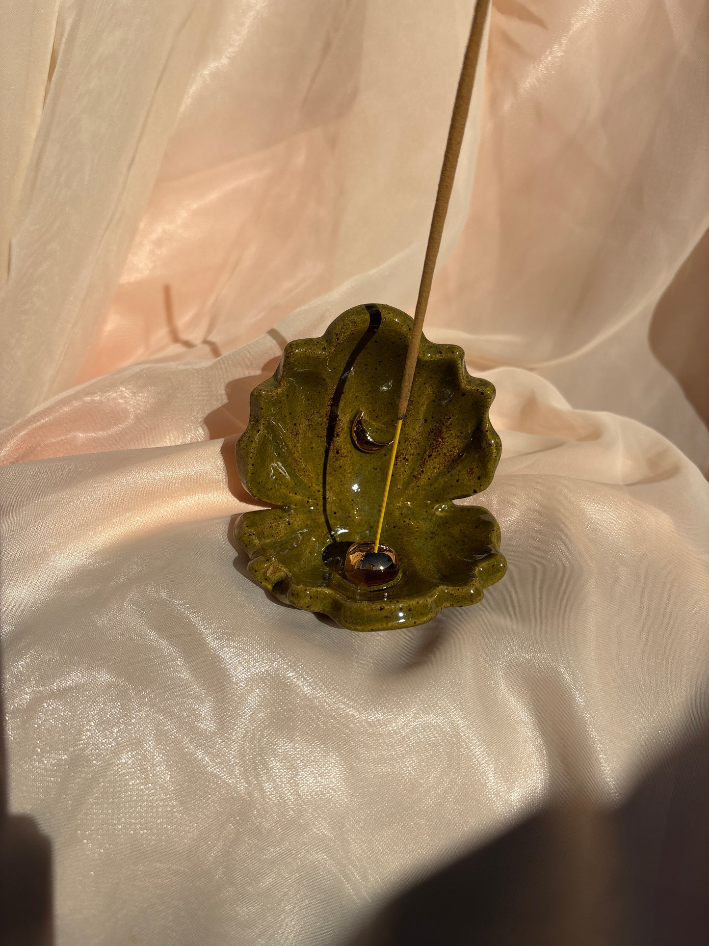 Pearl Incense Clam (8)