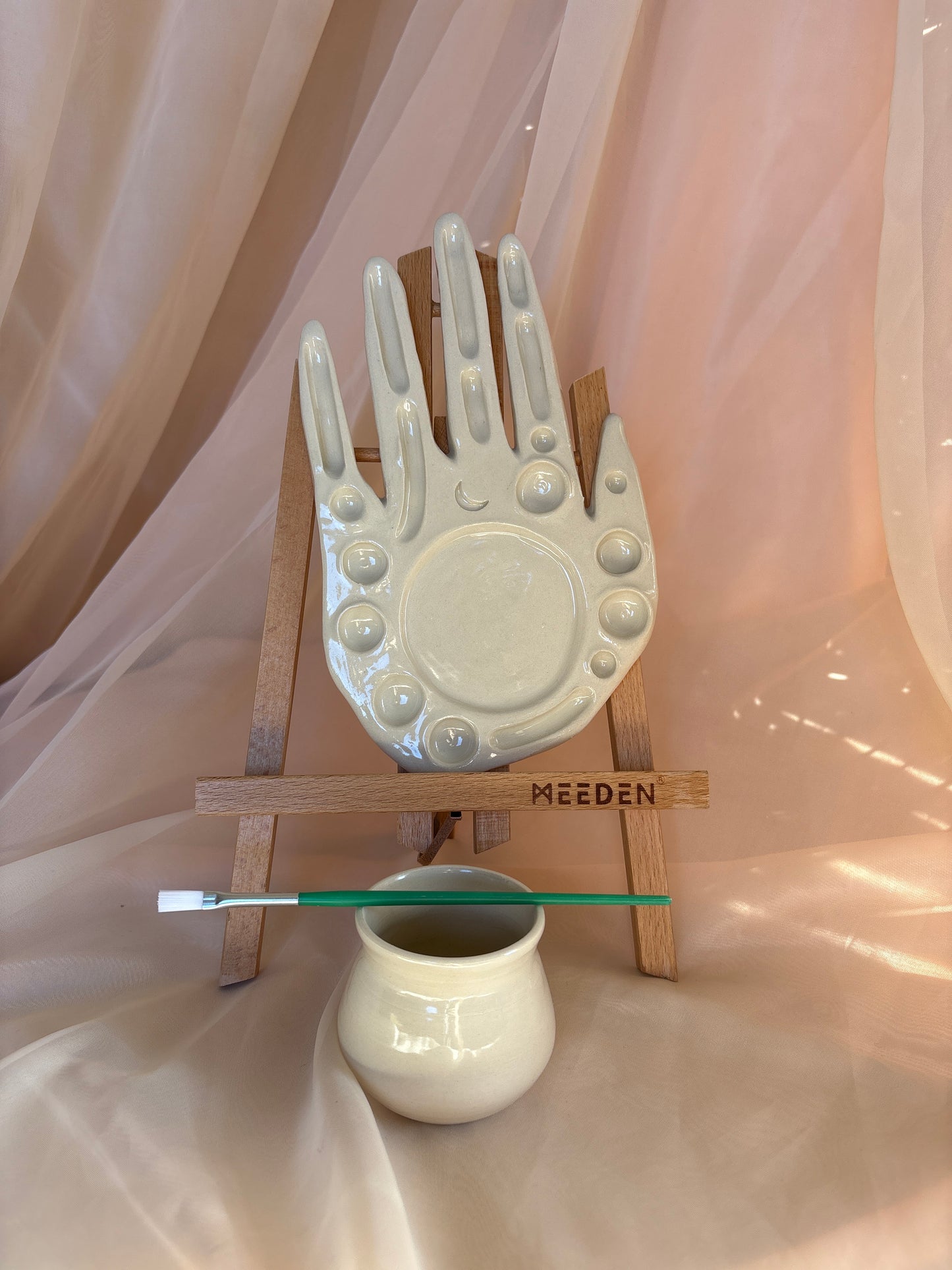 Palm Reader Paint Palette (1)