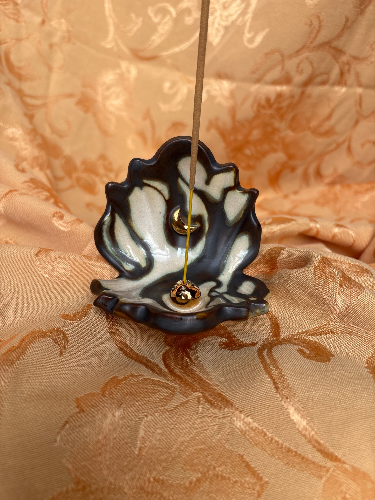 Pearl Incense Clam (2)